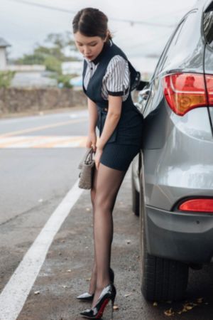 欧美大牌女真丝围巾_DVD视频大全
