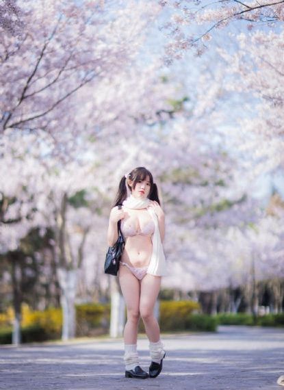欧美人与动牲交精品_720全集免费播放